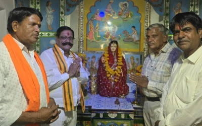श्री प्रहलाद राय टांक, माटी कला बोर्ड अध्यक्ष की विजिट कैलाशपुरी श्रीयादेवी मंदिर में।